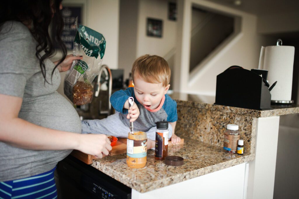 raleigh family photography in home maternity